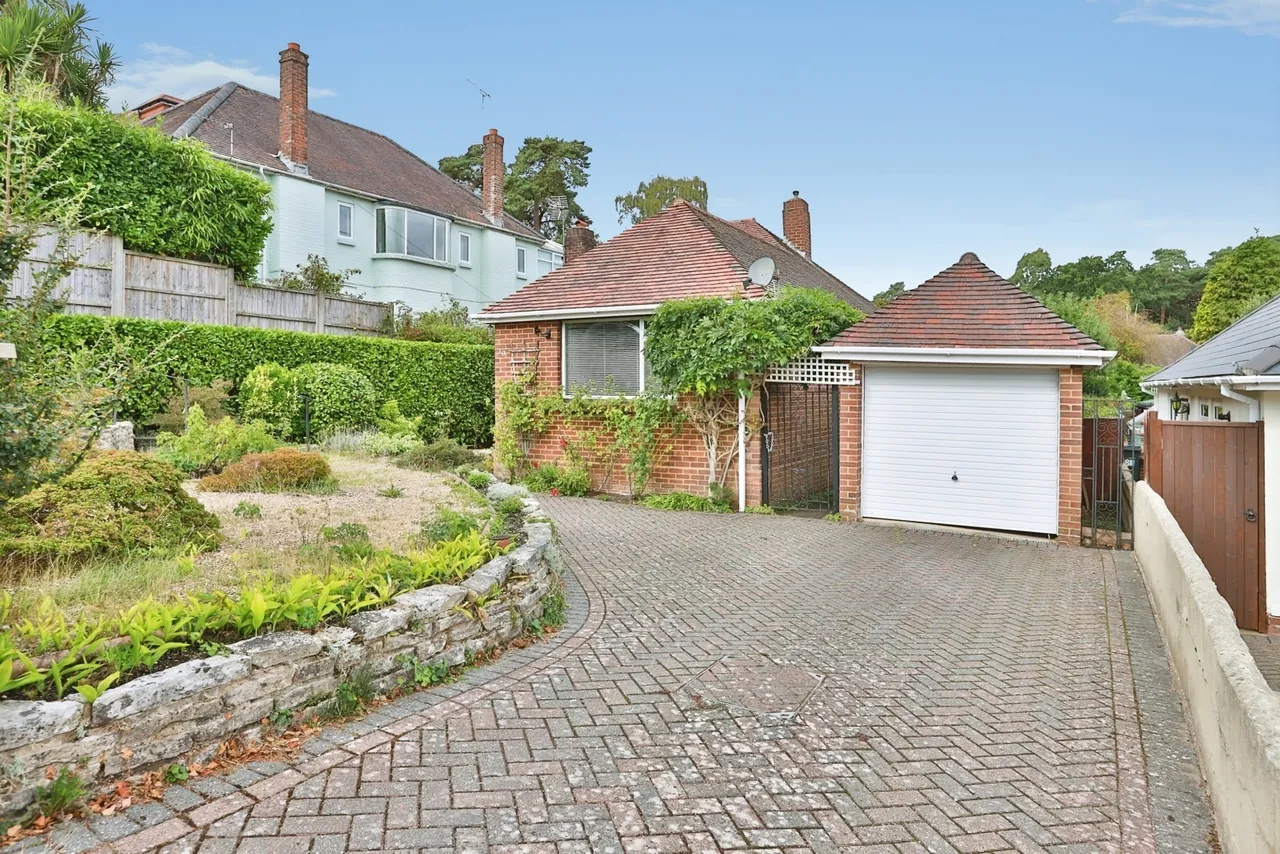 Burnham Drive, Queens Park, BH8, photo 18