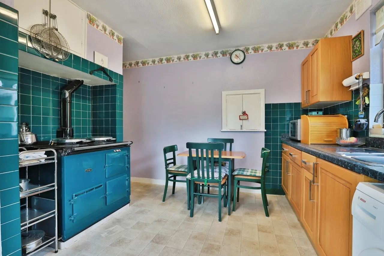 Burnham Drive, Queens Park, BH8, photo 3