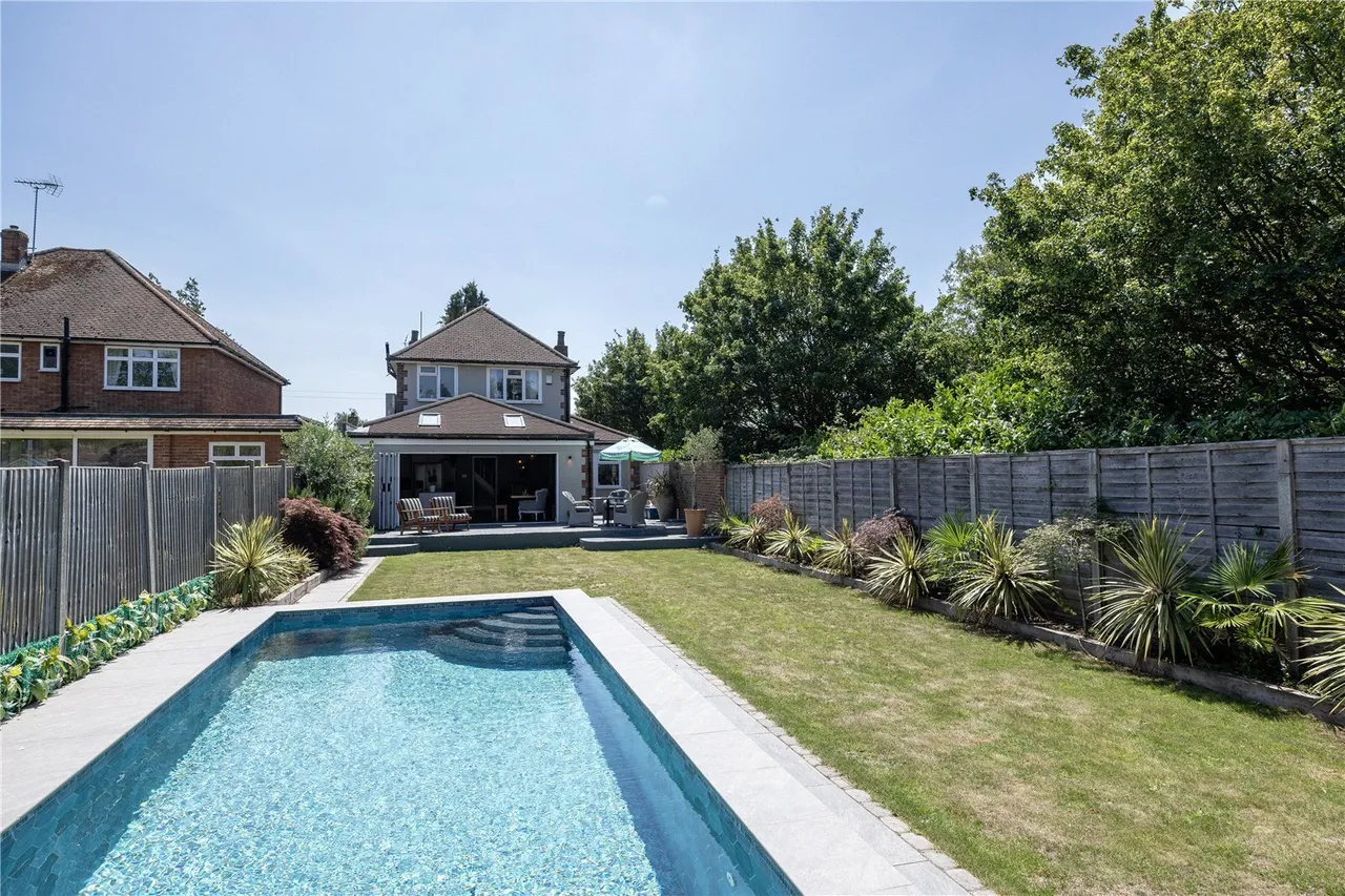 Queens Way, Feltham, TW13, photo 16