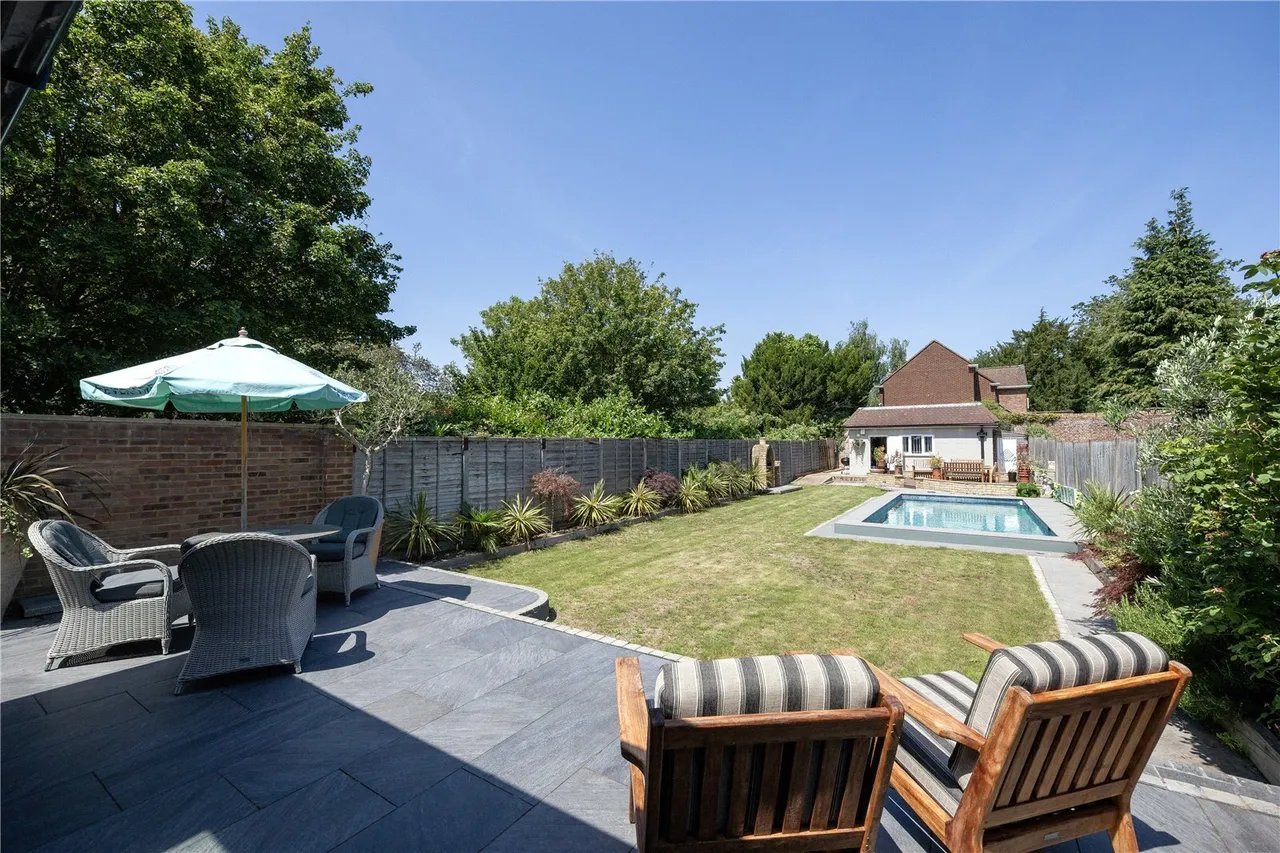 Queens Way, Feltham, TW13, photo 11