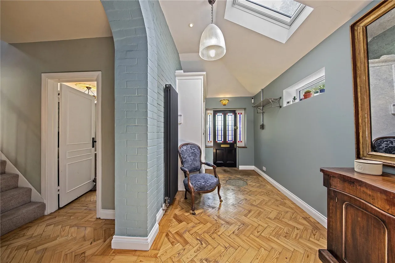 Queens Way, Feltham, TW13, photo 27