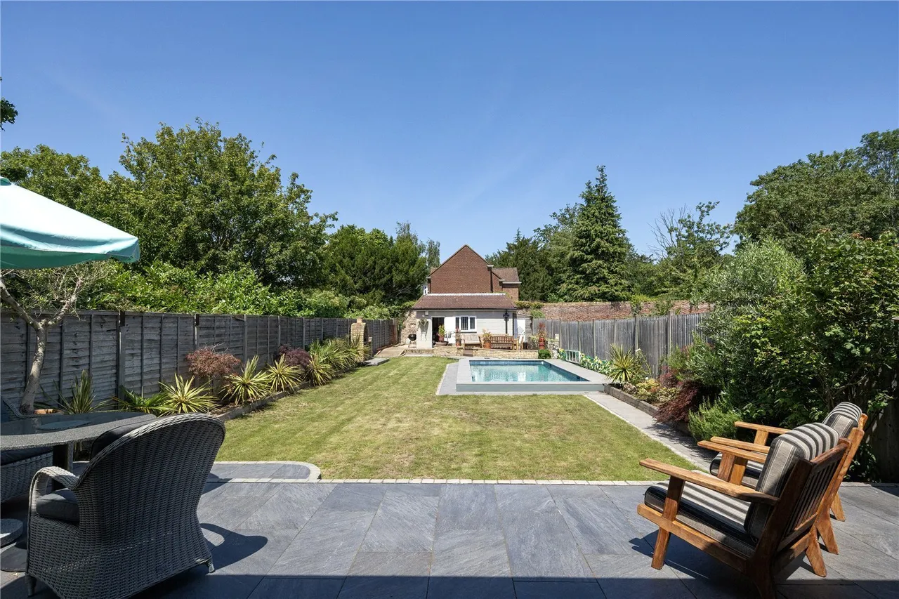 Queens Way, Feltham, TW13, photo 13