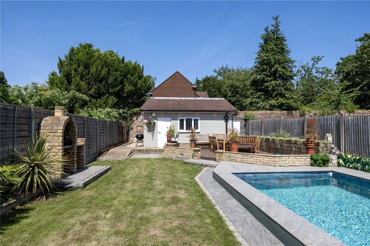 Queens Way, Feltham, TW13, photo 19