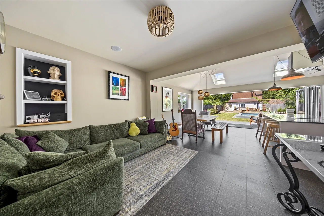 Queens Way, Feltham, TW13, photo 7