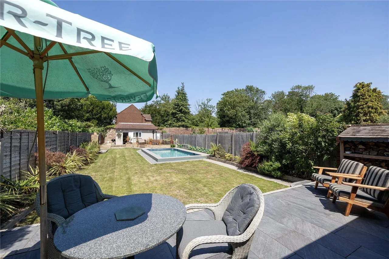 Queens Way, Feltham, TW13, photo 12