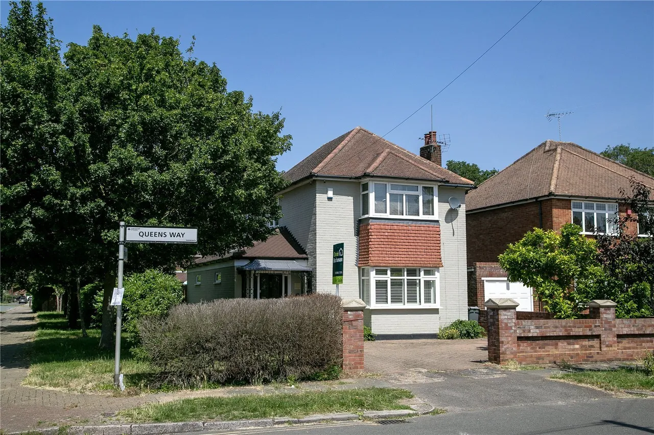 Queens Way, Feltham, TW13, photo 37