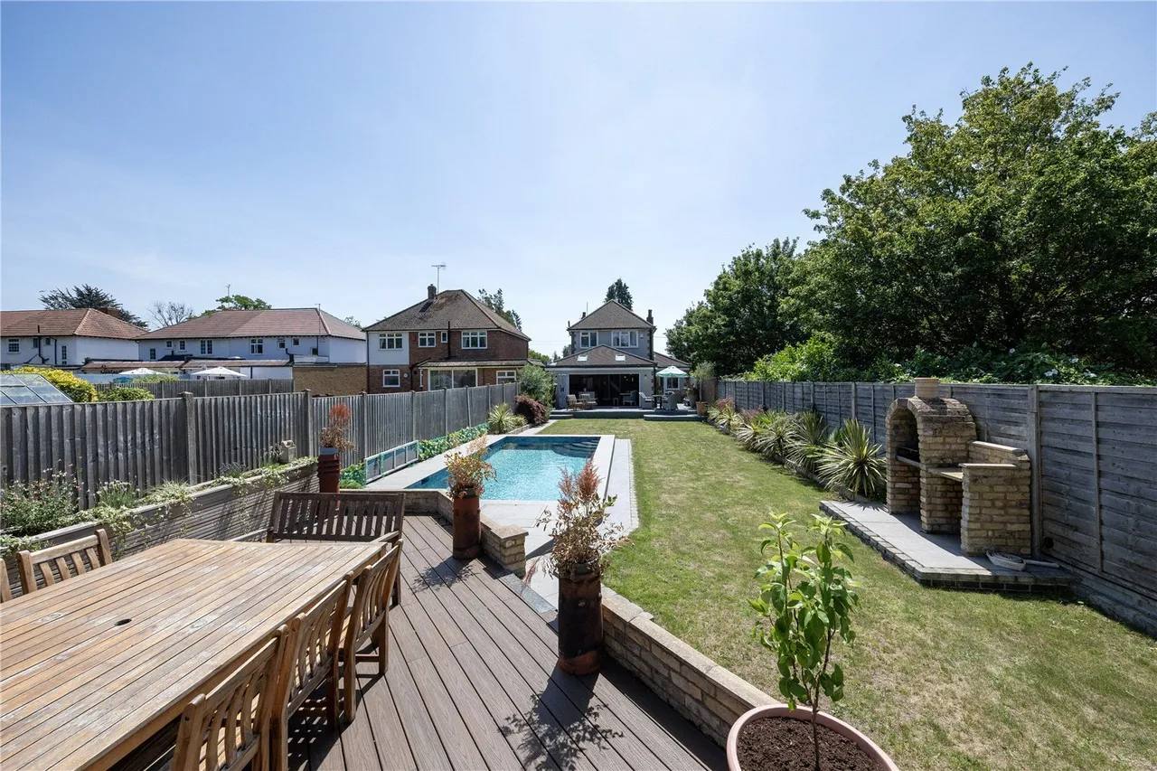 Queens Way, Feltham, TW13, photo 17