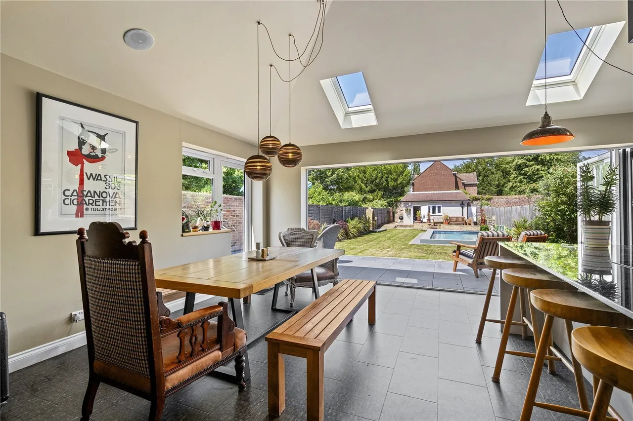 Queens Way, Feltham, TW13, photo 22