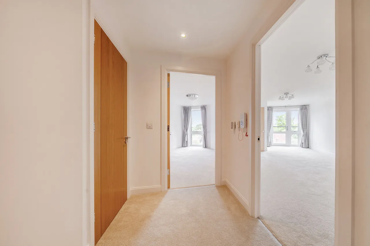 Pegs Lane, Hertford, SG13, photo 3