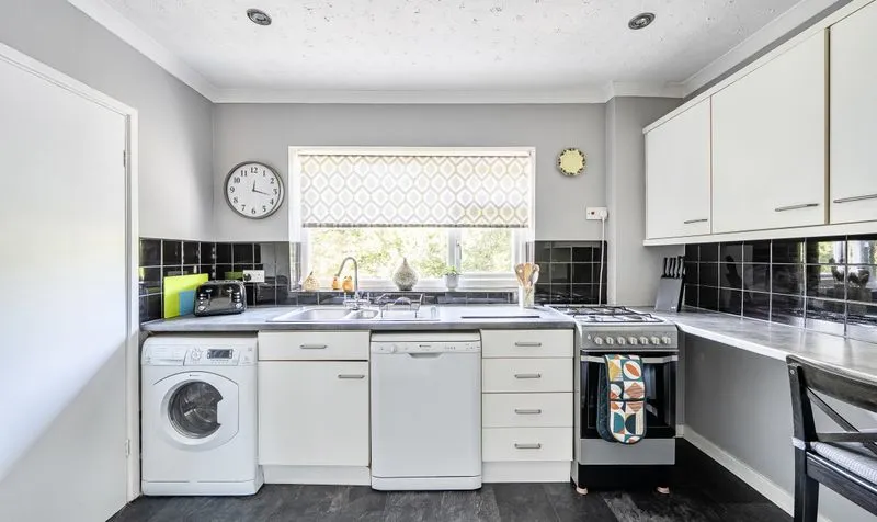 Rosebank, Epsom, KT18, photo 9