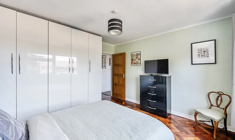 Rosebank, Epsom, KT18, photo 12