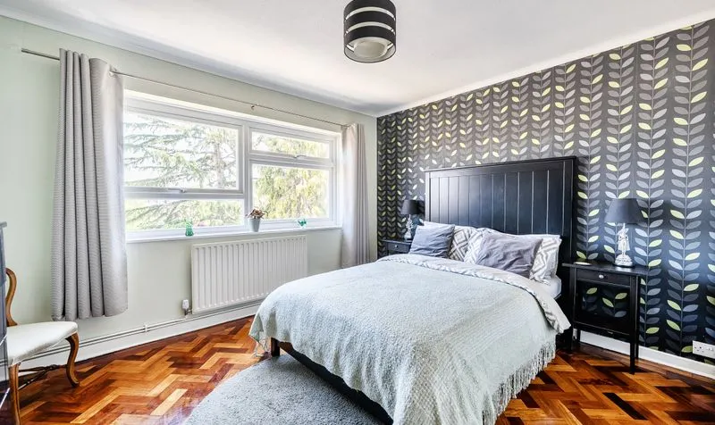 Rosebank, Epsom, KT18, photo 11