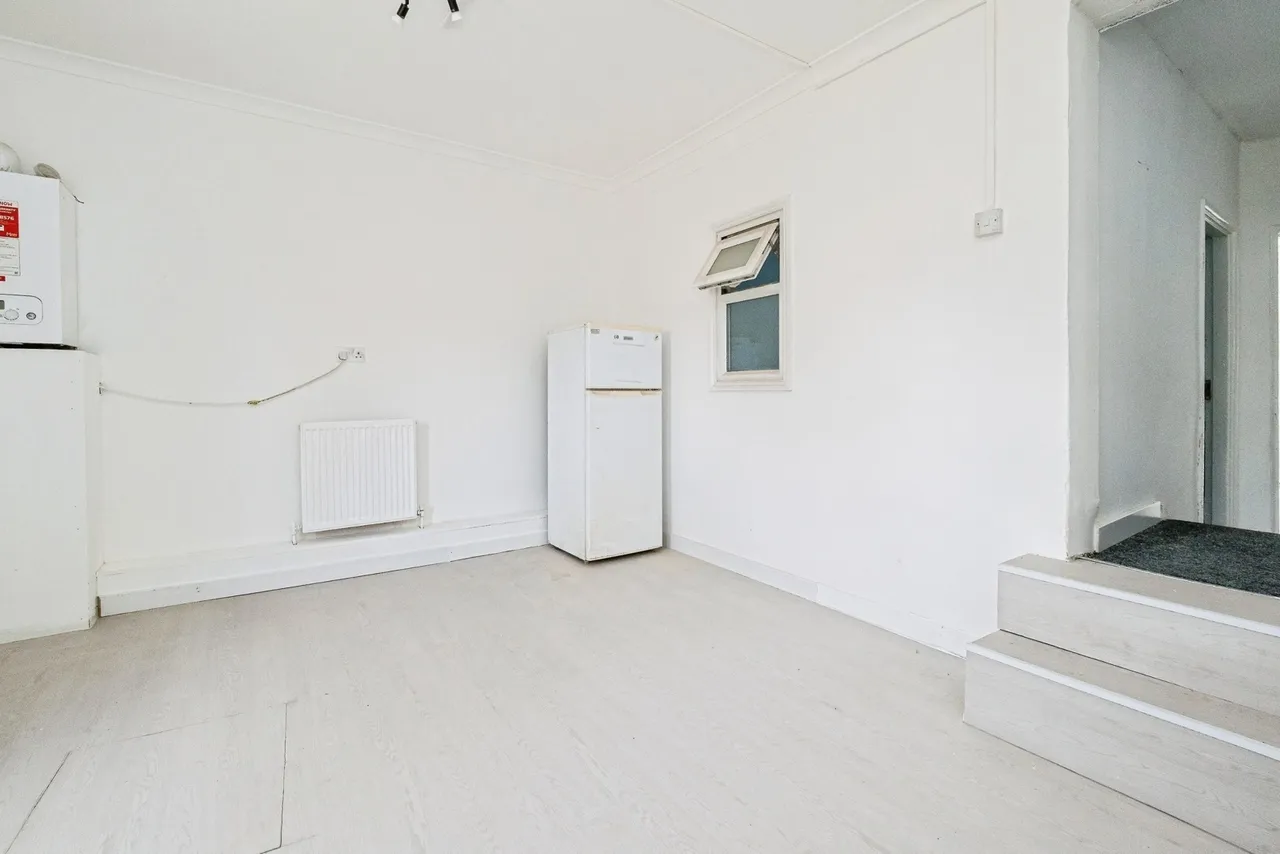 Hatfield Road, Dagenham, RM9, photo 12