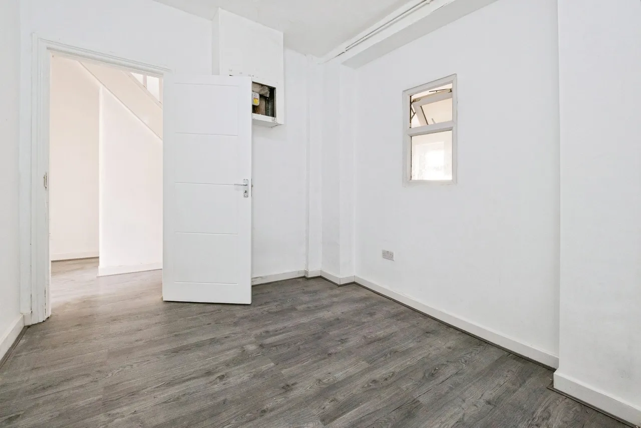 Hatfield Road, Dagenham, RM9, photo 9