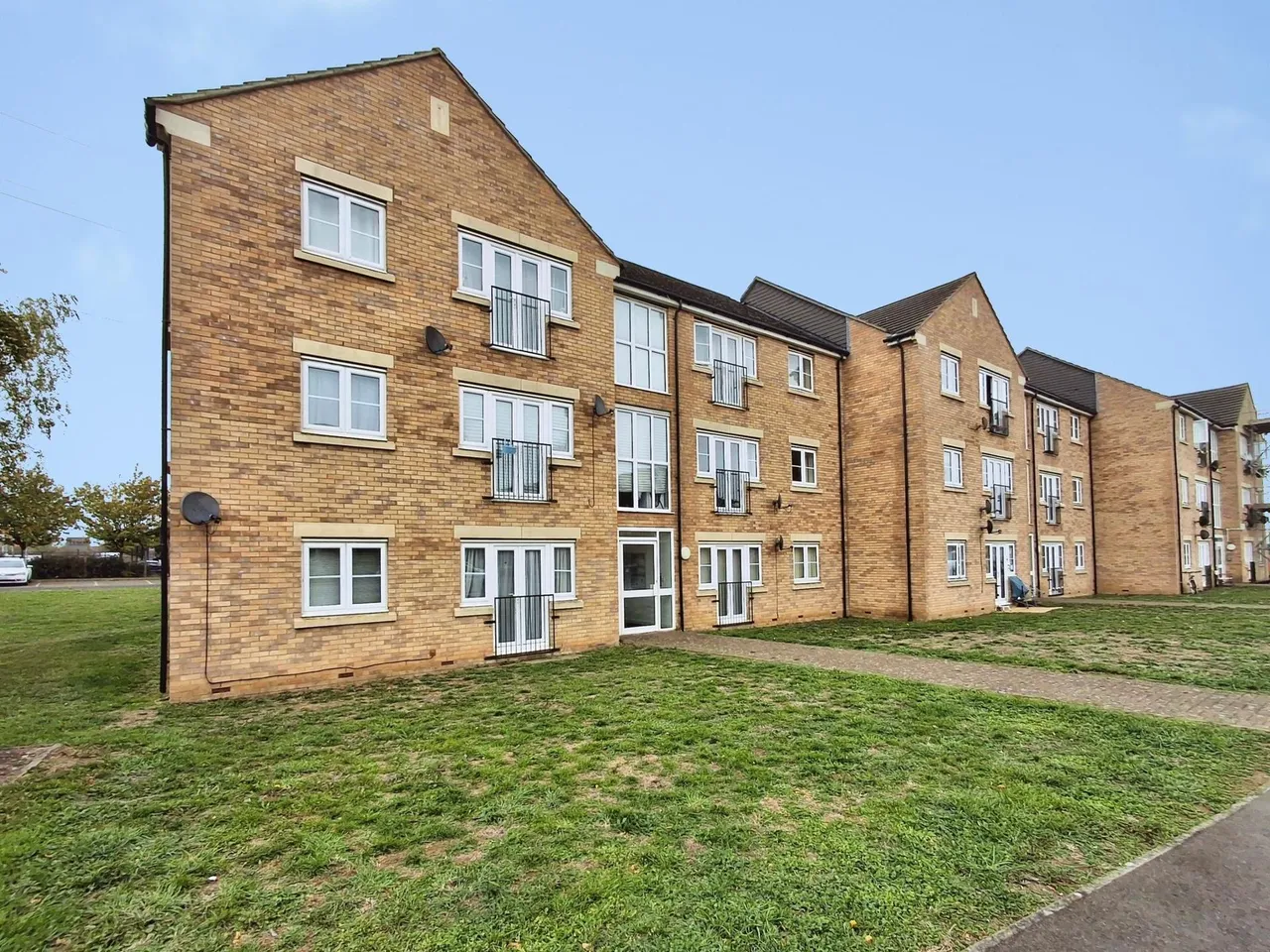 Falcon Way, Falcon Court, PE10, photo 12
