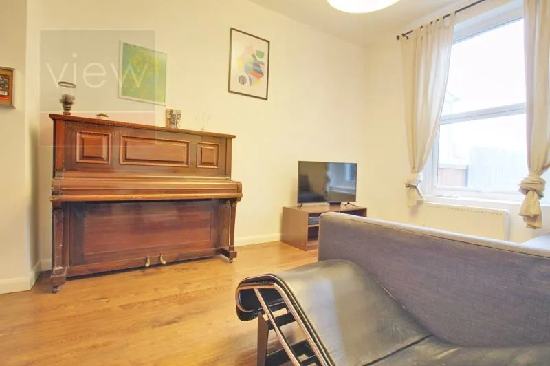 Archway Road, London N6 5AX, photo 2