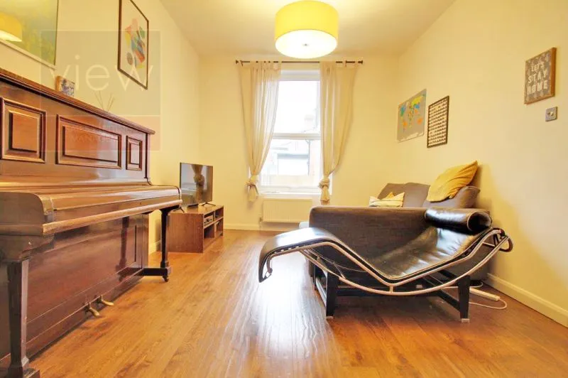 2 bed flat to rent — Archway Road, London N6 5AX