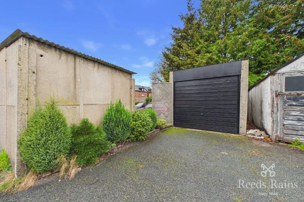 Bickershaw Lane, Abram, WN2, photo 16