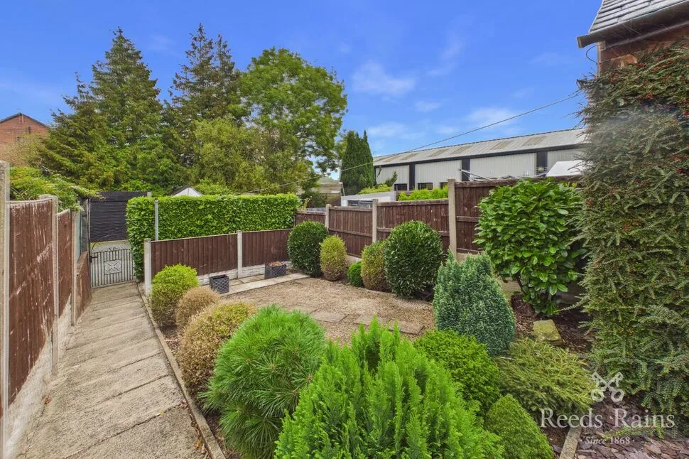 Bickershaw Lane, Abram, WN2, photo 15