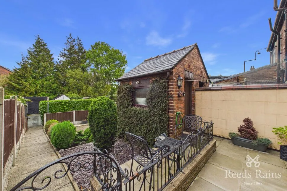 Bickershaw Lane, Abram, WN2, photo 14