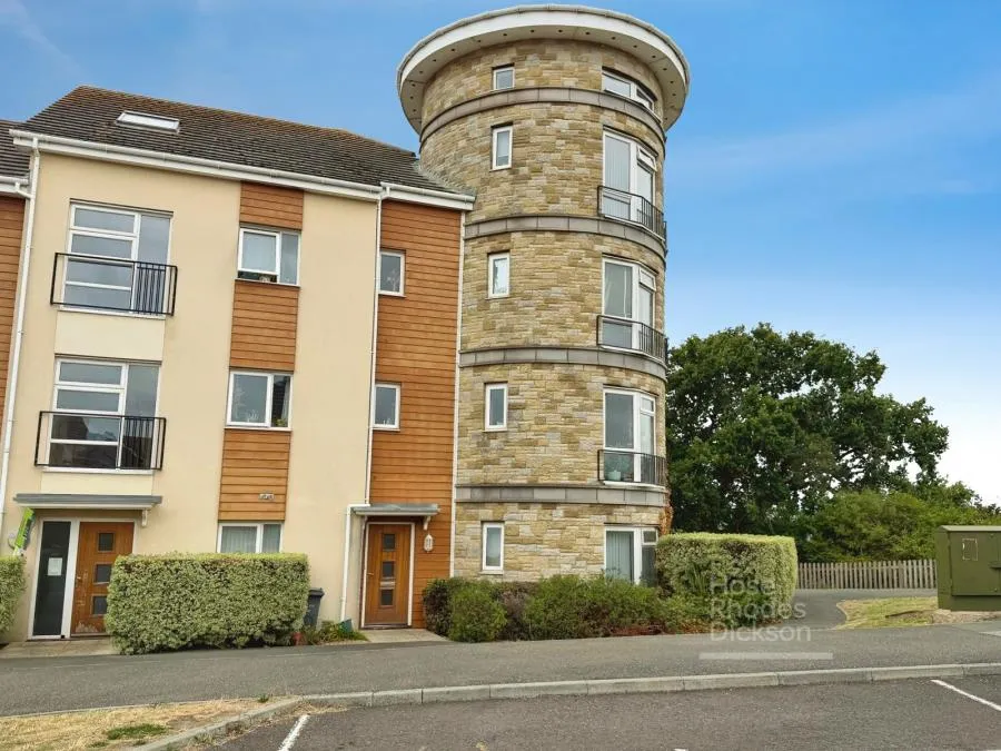 2 bed flat for sale, Godric Road, Newport, PO30
