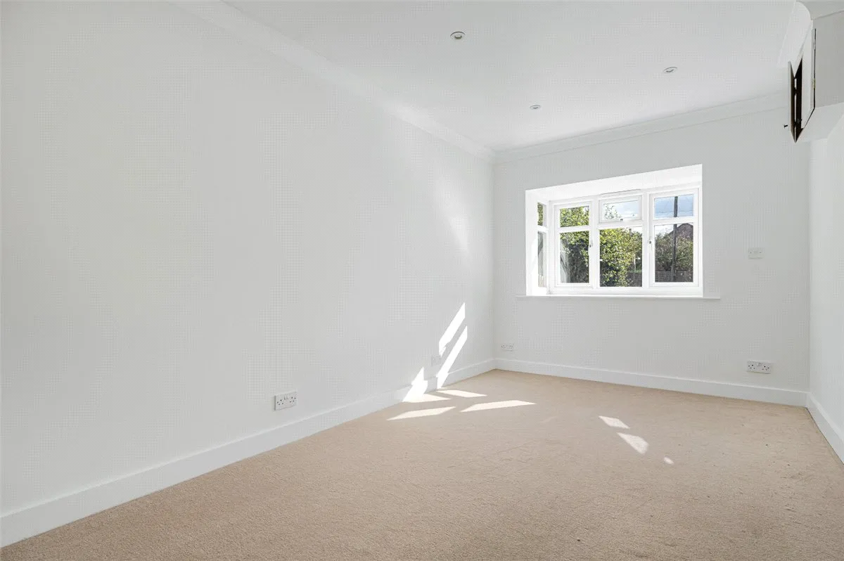 London Road, Wendover, HP22, photo 8