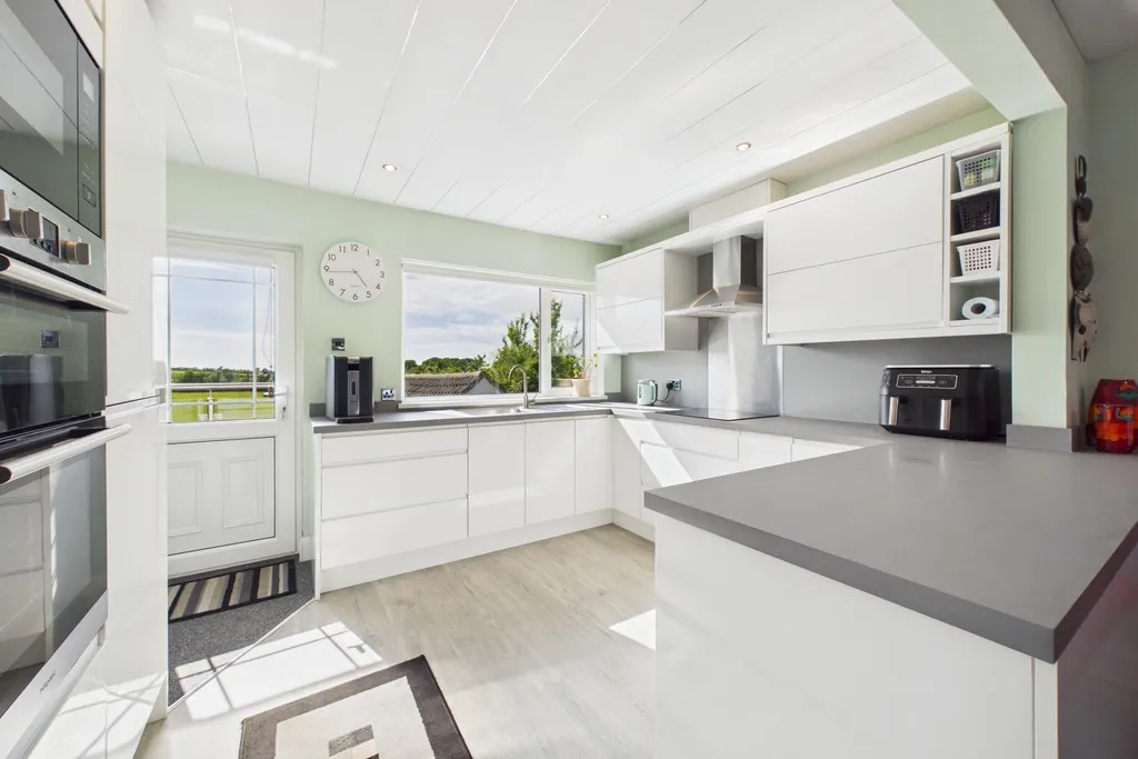 Windermere Road, Bolton Le Sands, LA5, photo 32