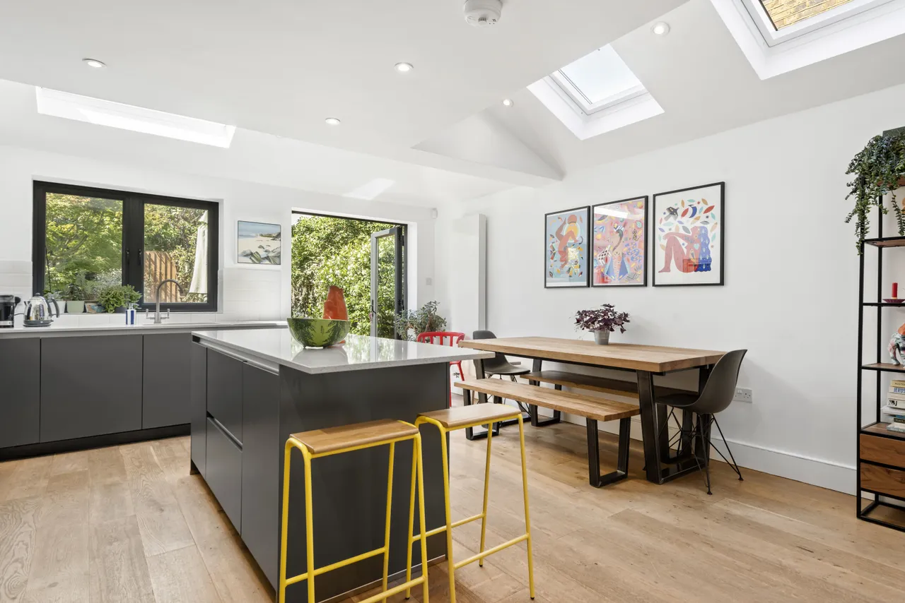 5 bed house for sale, Mandrake Road, London, SW17