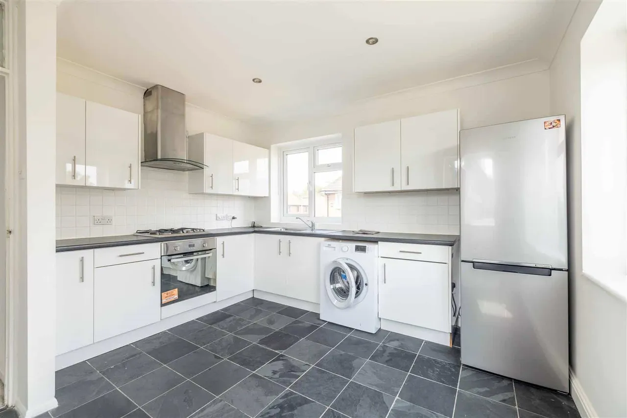 Horton Road, Datchet, Datchet, Berkshire, SL3 9HW, photo 2