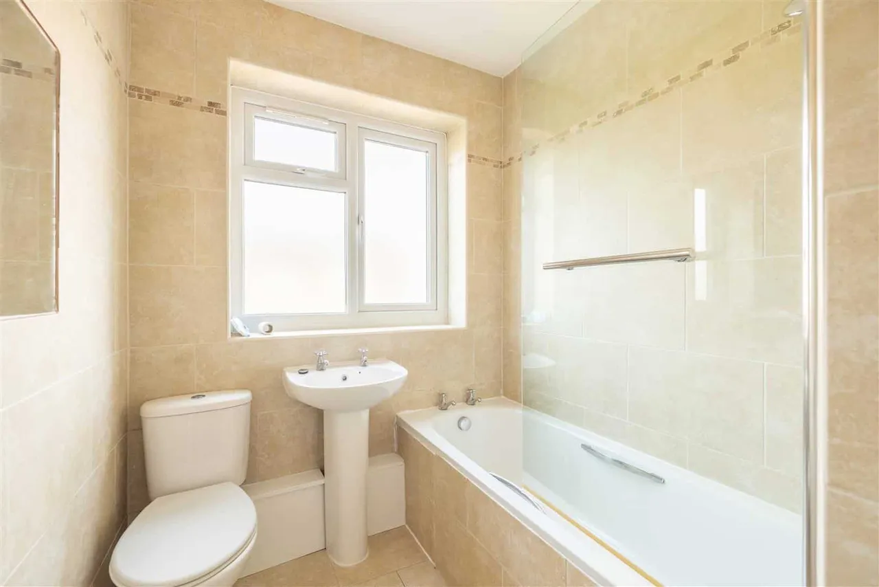 Horton Road, Datchet, Datchet, Berkshire, SL3 9HW, photo 6