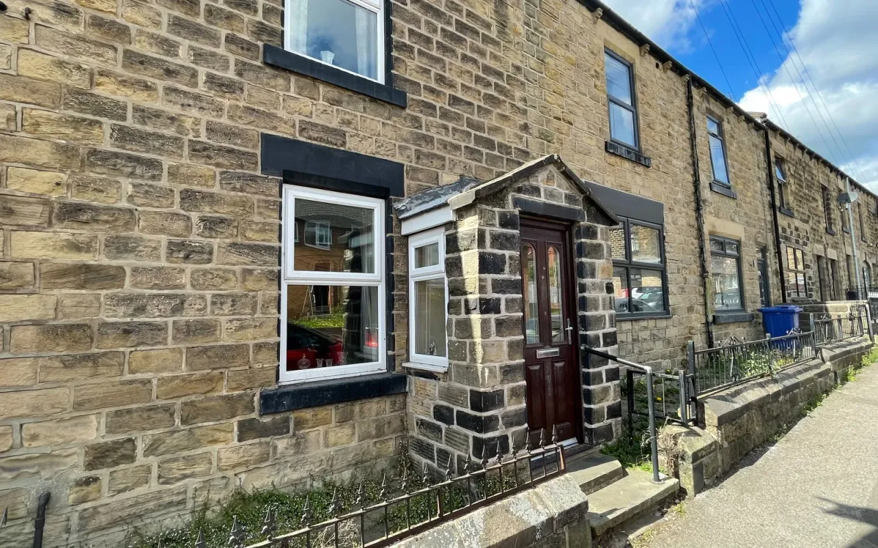 3 bed property for sale — High Street, Worsbrough, Barnsley, S7...