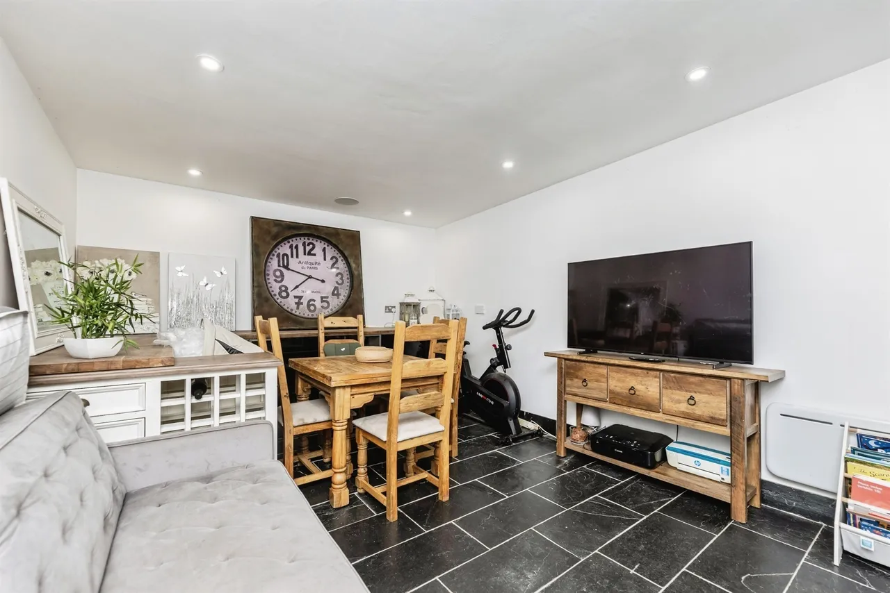Batley Road, Tingley, WF3, photo 22