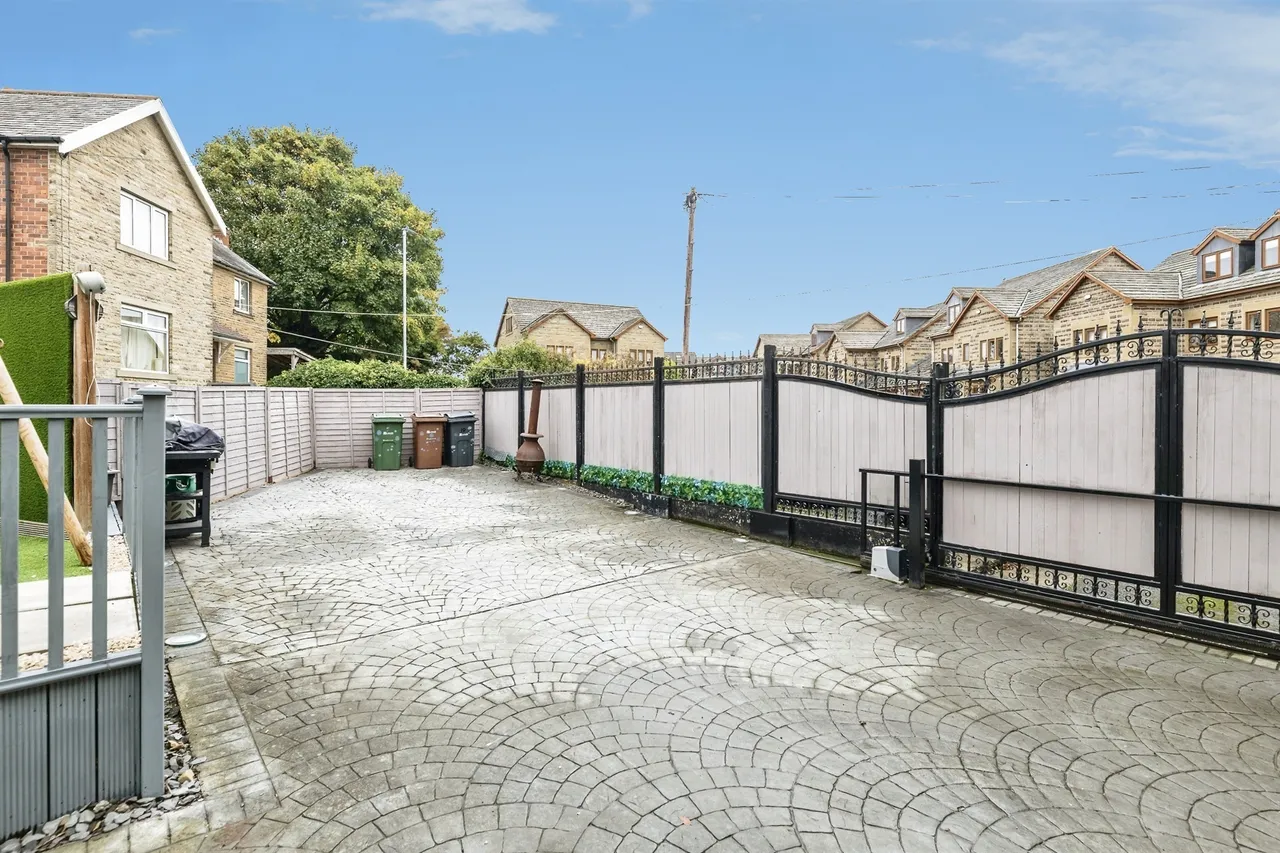 Batley Road, Tingley, WF3, photo 20