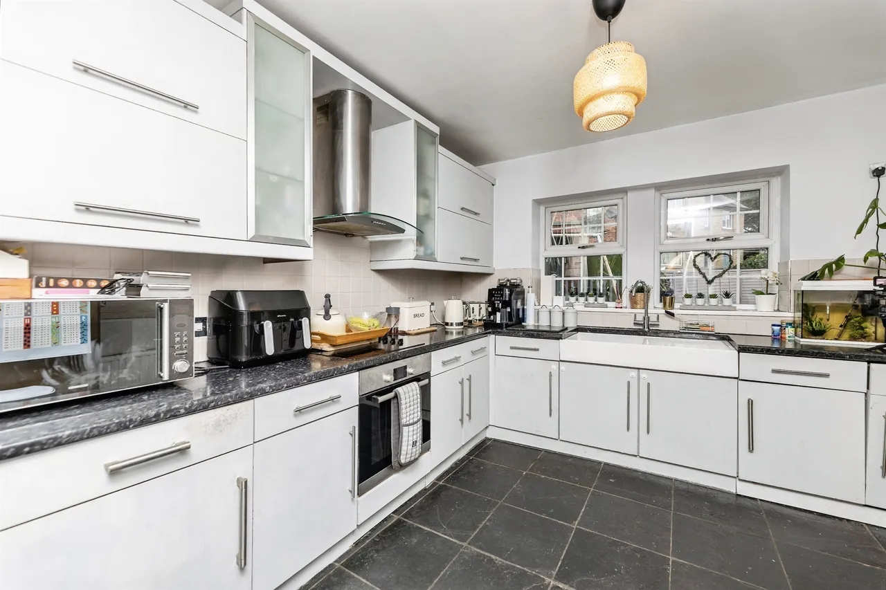 Batley Road, Tingley, WF3, photo 3