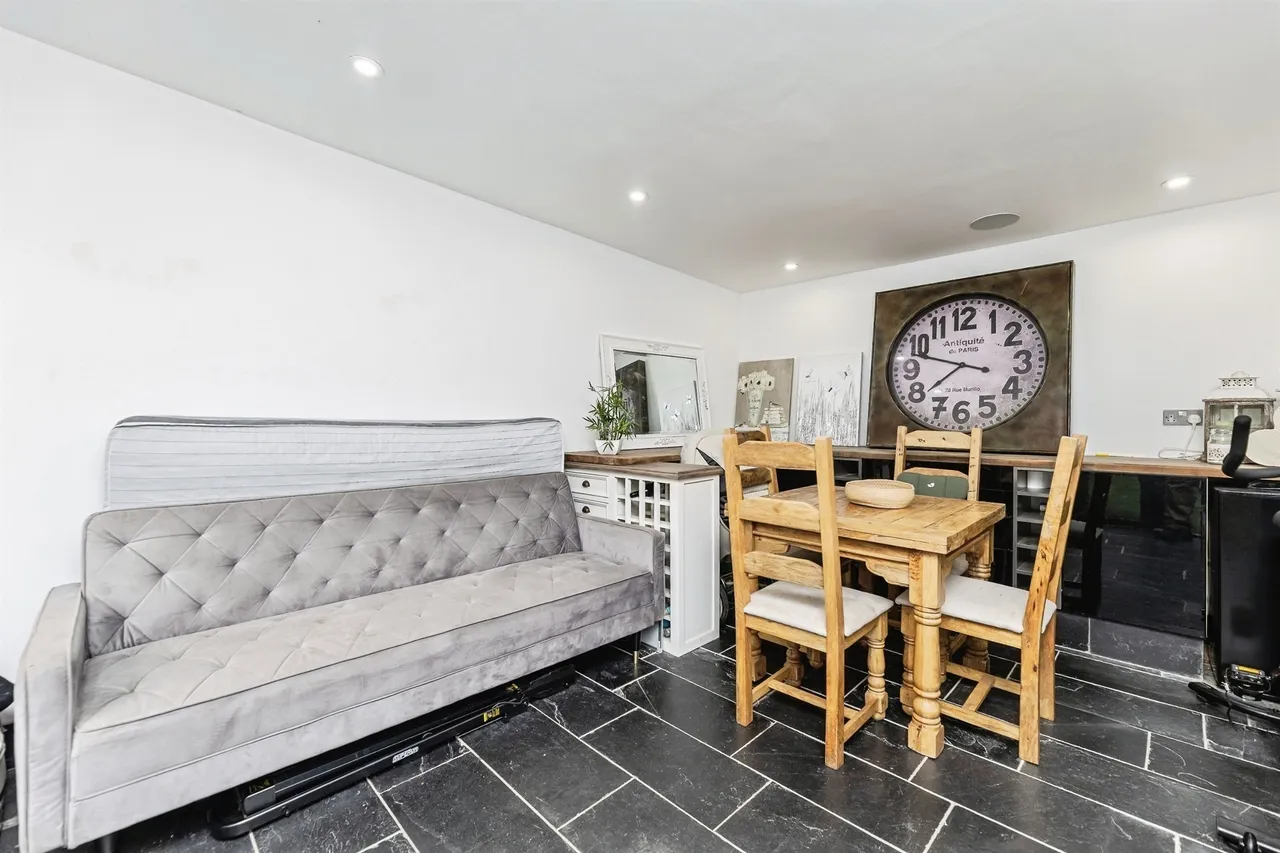 Batley Road, Tingley, WF3, photo 23