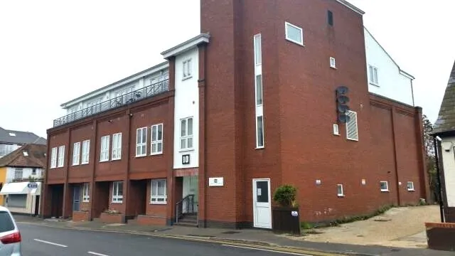 1 bed flat to rent, Stoke Gardens, SL1