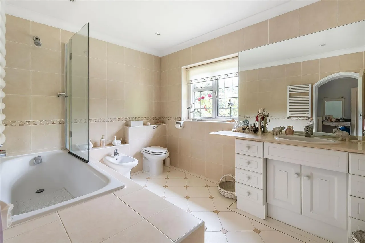 Lower Road, Bookham, KT23, photo 12