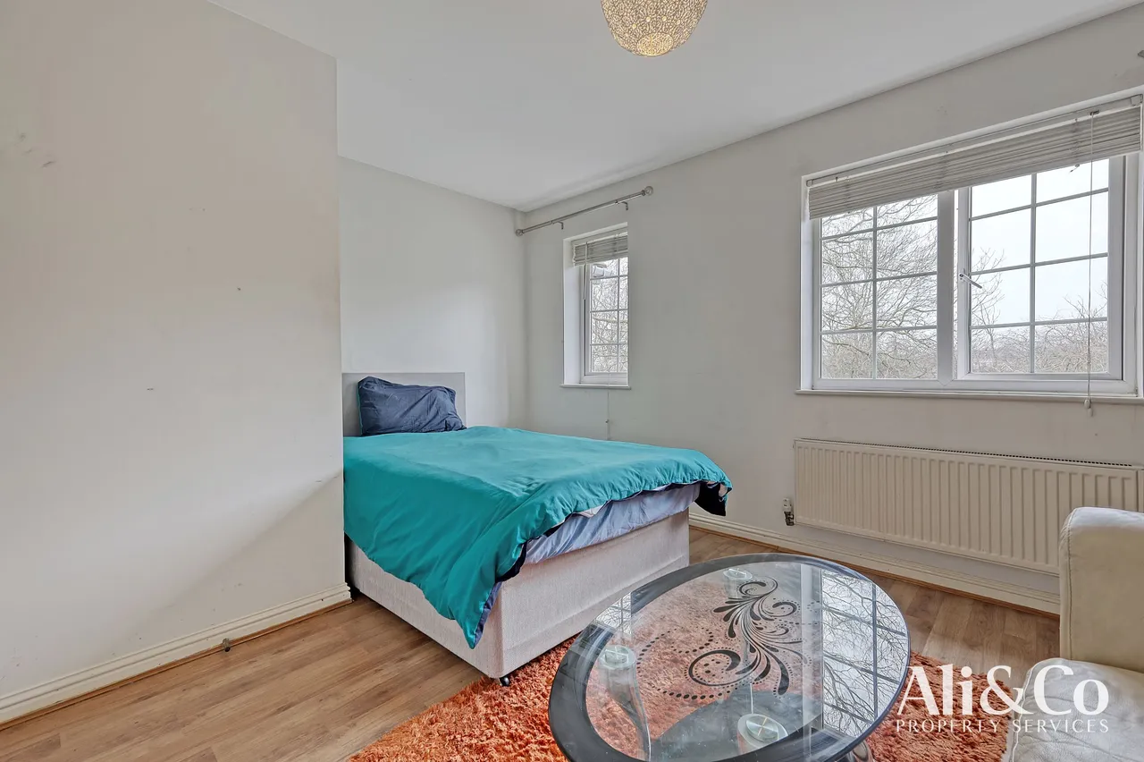 Lancaster Road, Grays, Essex, RM16 6EA, photo 8