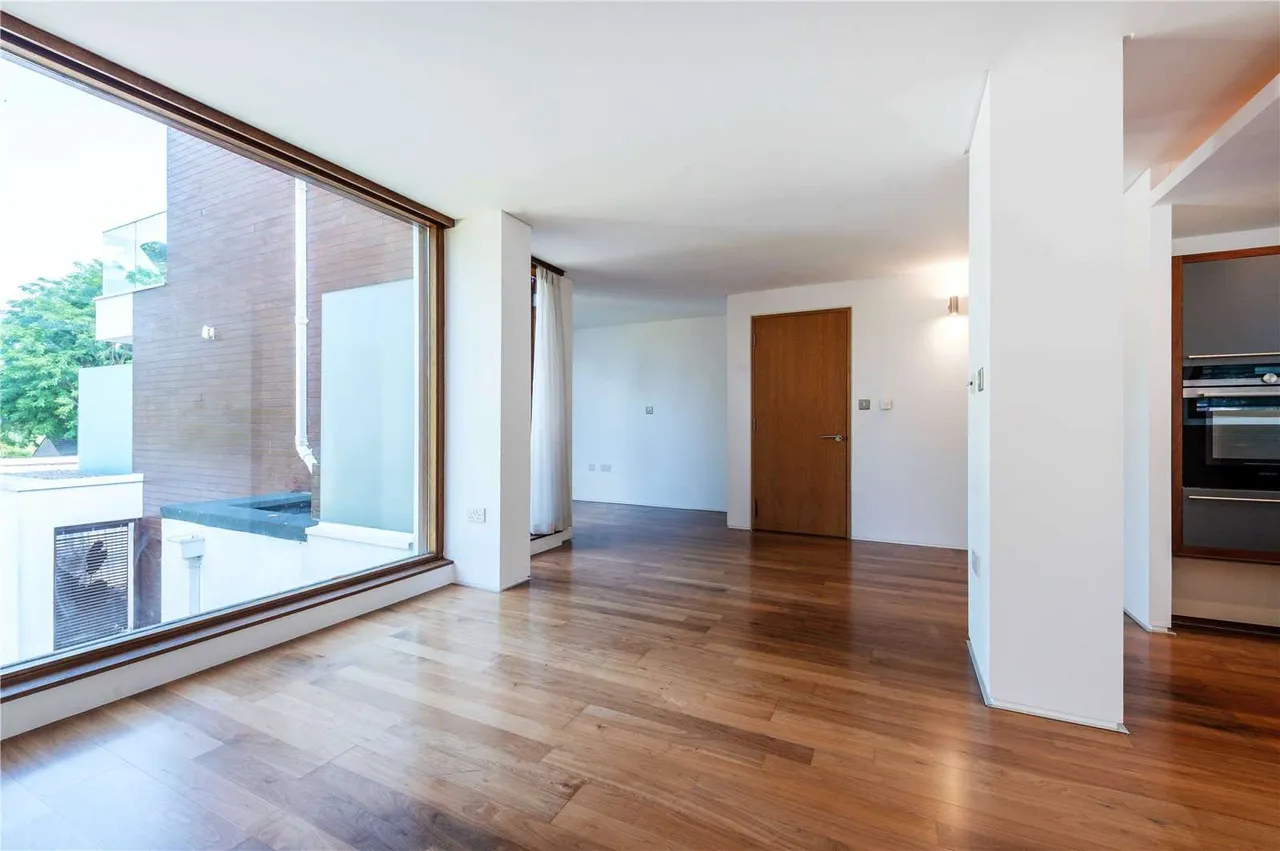 Strawberry Vale, Twickenham, TW1 4RX, photo 2