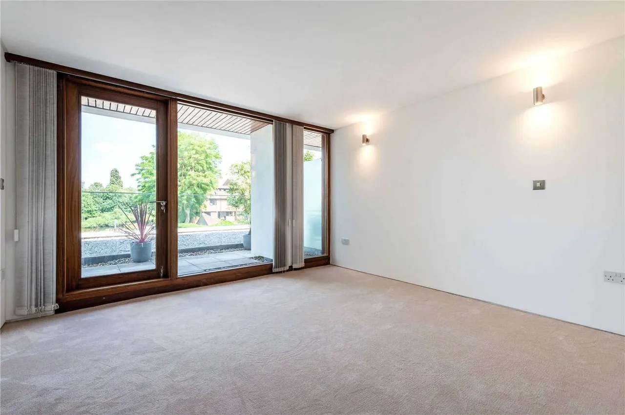 Strawberry Vale, Twickenham, TW1 4RX, photo 10