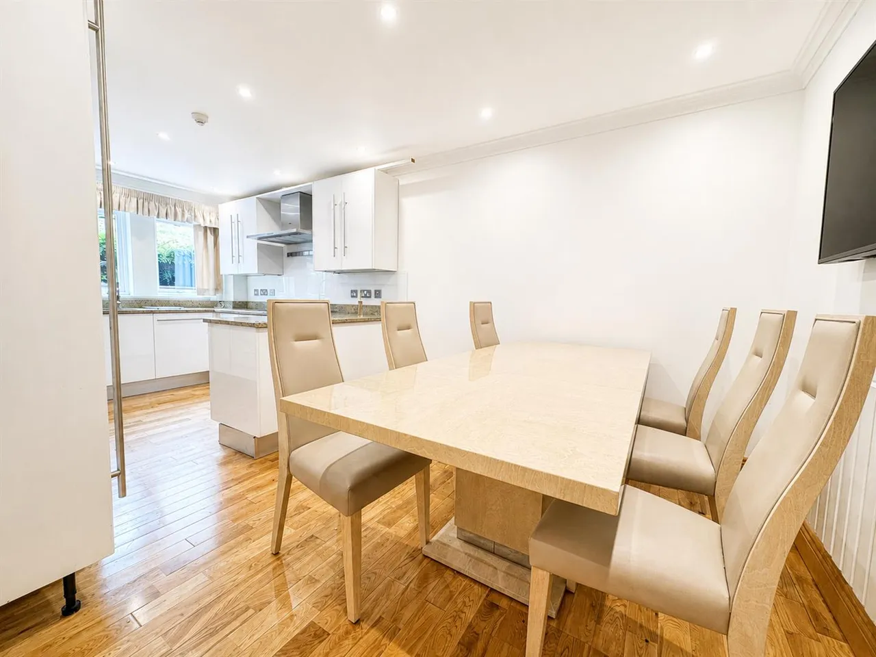 Silverwells Crescent, Bothwell, Bothwell, G71 8DP, photo 6