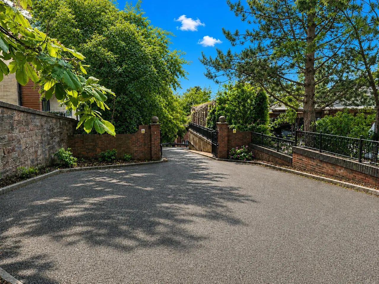 Silverwells Crescent, Bothwell, Bothwell, G71 8DP, photo 14