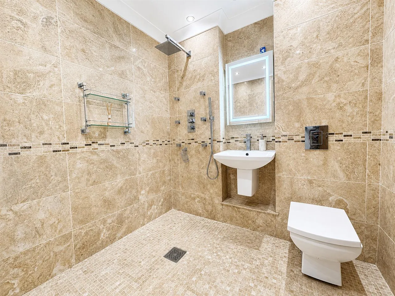 Silverwells Crescent, Bothwell, Bothwell, G71 8DP, photo 7
