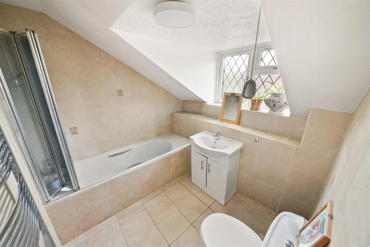 Westlake Close, Hayes, photo 8