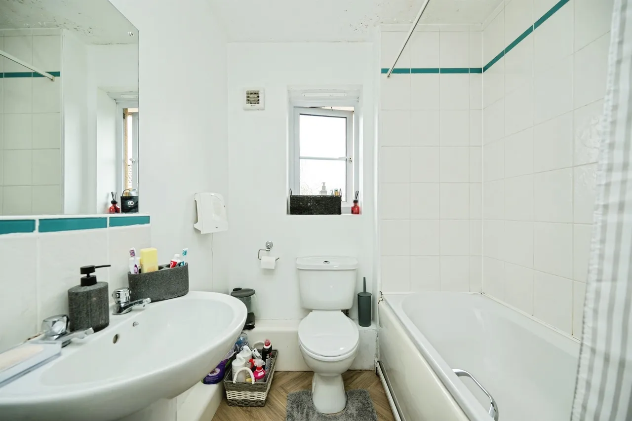 Monkgate Drive, West Bromwich, B71, photo 6