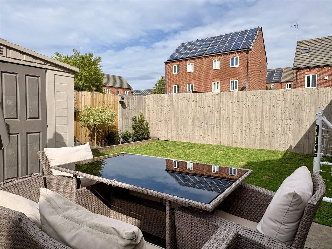 North Dene Park, Chadderton, OL9, photo 5