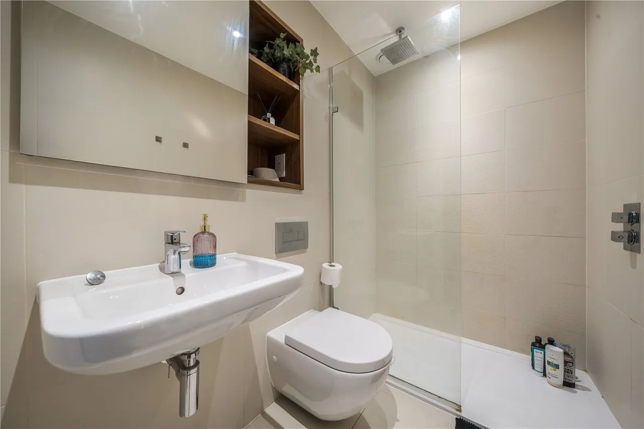 Tizzard Grove, Kidbrook, London, SE3 9FE, photo 9