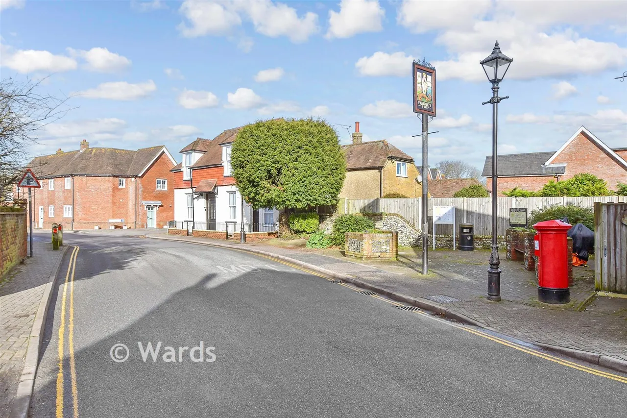 High Street, St. Margarets-At-Cliffe, CT15, photo 12