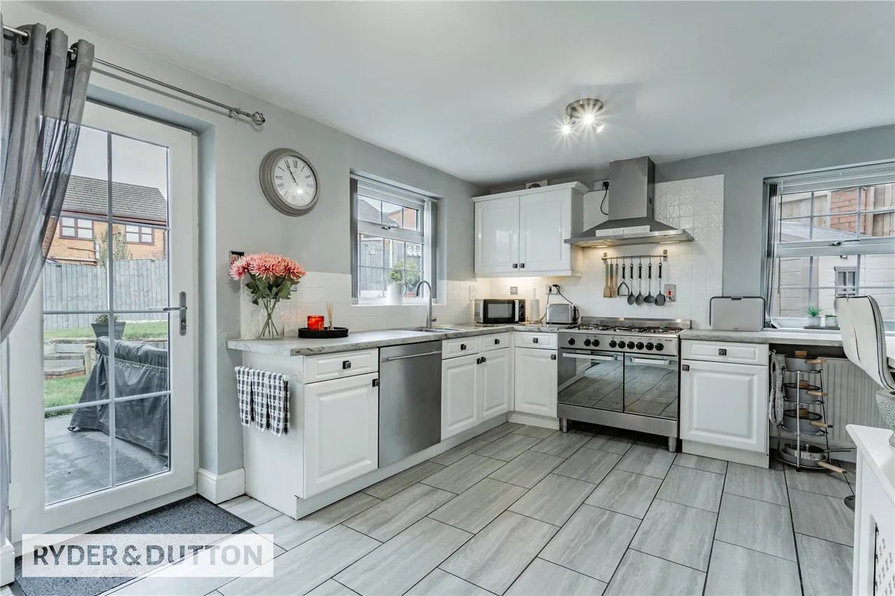Highfield Drive, Royton, OL2, photo 9