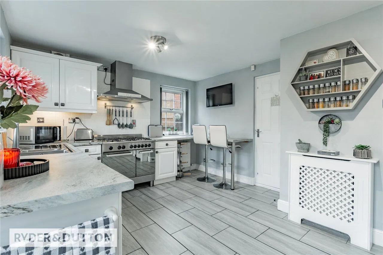 Highfield Drive, Royton, OL2, photo 11